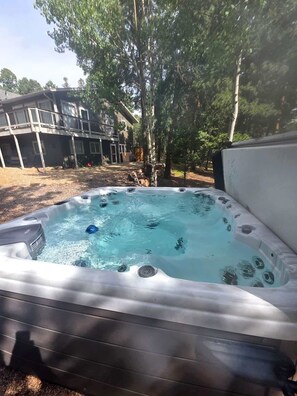 مغطس سبا خارجي