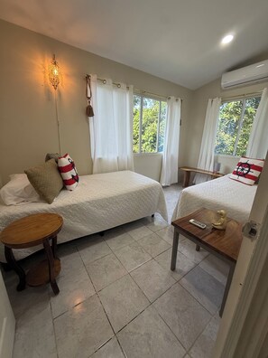 3 عدّة غرف نوم ومكواة/لوح كي وواي فاي مجانًا وملاءات أسرّة