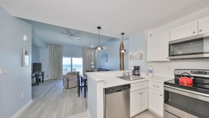 Coffee/tea maker, fridge, microwave, oven - Ocean Sunset View, Steps to Beach (Madeira Beach)