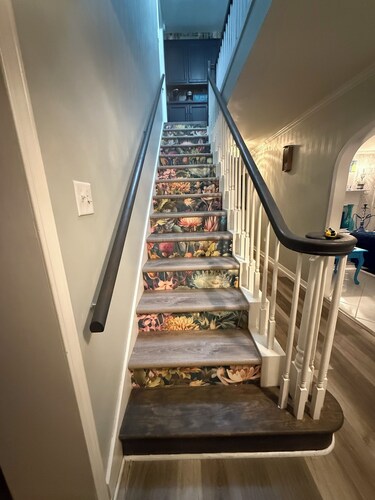 Spacious Retreat with room for large groups! 2 living areas and a large kitchen.