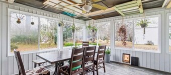 Spacious Retreat with room for large groups! 2 living areas and a large kitchen.