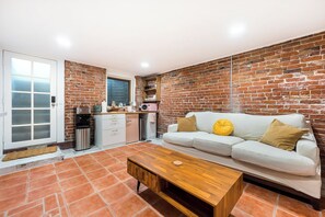 Smart TV, fireplace - Cute/Cozy Basement Apartment in Old Denver’s Hip Cheeseman Park neighborhood! (Denver)