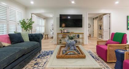 Perfect blend of style and serenity in this 3-br, 2-bath bungalow guest house.