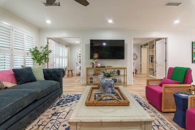 Perfect blend of style and serenity in this 3-br, 2-bath bungalow guest house. 