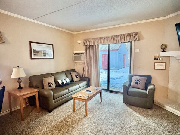 Smart TV, fireplace, video games, ping pong