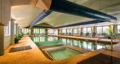 Attitash First Floor Studio Sleeps 4