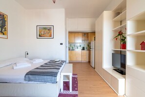 1 bedroom, iron/ironing board, WiFi, bed sheets