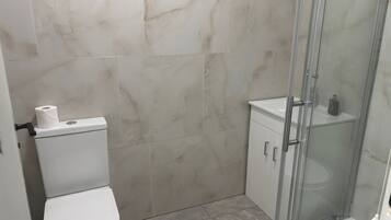 Apartment, 1 Bedroom | Bathroom