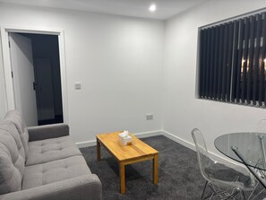 Appartement, 1 chambre | Salle de séjour