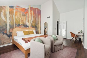 5 室のベッドルーム、デスク、アイロン / アイロン台、旅行用ベビーベッド