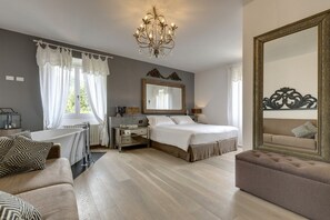 7 bedrooms, in-room safe, iron/ironing board, WiFi