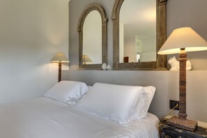 7 camere, una cassaforte in camera, ferro/asse da stiro, Wi-Fi