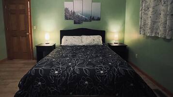 3 多间卧室、办公桌、熨斗/熨衣板、旅行婴儿床