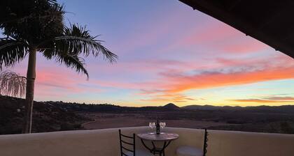 3 Bedroom House w/Beautiful views near Wild Animal Park and Wine Tasting