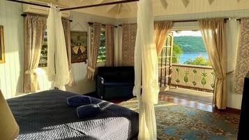 3 makuuhuonetta, tallelokero huoneessa, silitysrauta/-lauta