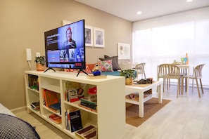 1 habitación, escritorio, tabla de planchar con plancha y wifi gratis