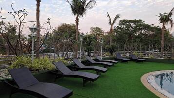 Sun deck