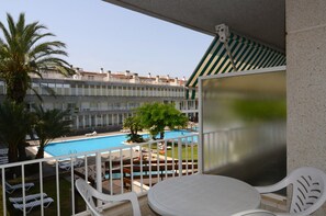 Exterior - Apartment in Costa Brava Near Sandy Beach (Torroella de Montgrí)