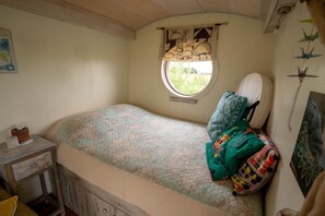 House | 1 bedroom, individually furnished, bed sheets - Apartment in Netherlands Near the Coast (t Zand)