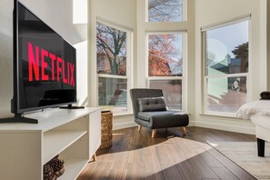 Smart-TV, videospill og fotballspill