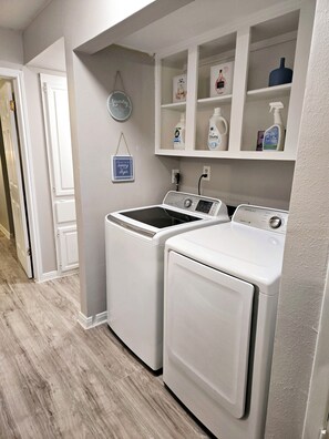 Interior - The Uphill House (Austin)