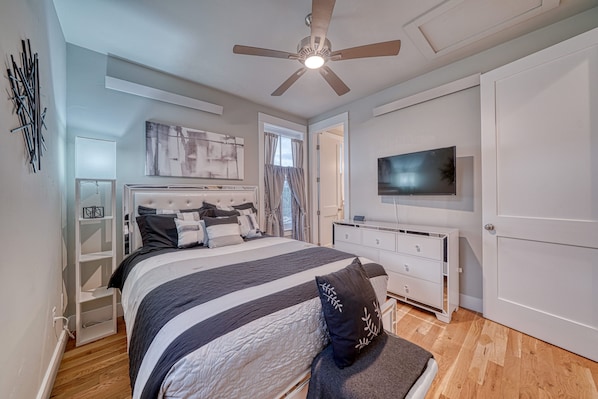 2 bedrooms, desk, free WiFi, bed sheets