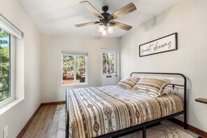 3 室のベッドルーム、WiFi、ベッドシーツ