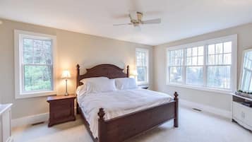 6 chambres, fer et planche à repasser, Wi-Fi, draps fournis