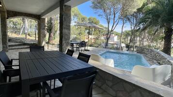 Villa | Outdoor dining