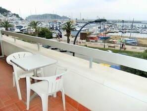 Apartment | Outdoor dining