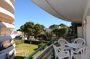 Apartment | Balcony - Apartment in Spain Near Sandy Beach & Pool (Torroella de Montgrí)