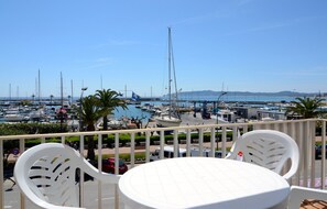 Leilighet | Utendørsservering