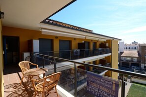 Outdoor dining - Apartment in Estartit Near sea Beach (Torroella de Montgrí)