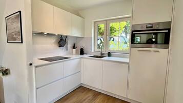 House | Dapur peribadi | Kerusi tinggi