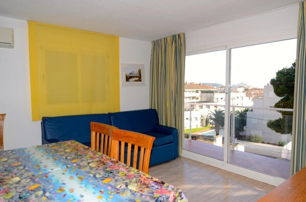 Living room - Apartment in Spain Near Sandy Beach (Torroella de Montgrí)