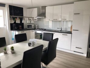 House | Dining - Nice Bungalow for Family Vacation (Sint Maartensvlotbrug)
