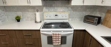 電子レンジ、オーブン、コンロ、食器洗い機