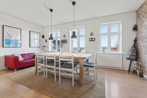 Dining - Holiday home with sea and harbor view (Tranekær)