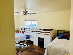 5 slaapkamers, een bureau, wifi, beddengoed