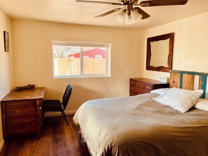 5 slaapkamers, een bureau, wifi, beddengoed