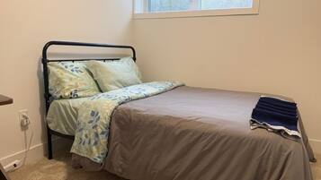 1 室のベッドルーム、アイロン / アイロン台、WiFi (無料)