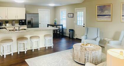Charming 3 bed home in beautiful Oxford. Close to square, campus, and MTrade.