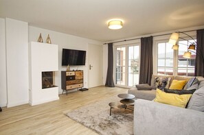 Luokittelematon kuva, 5 kautta 23, painike