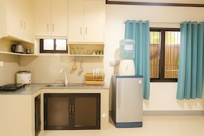 Mini-fridge, rice cooker