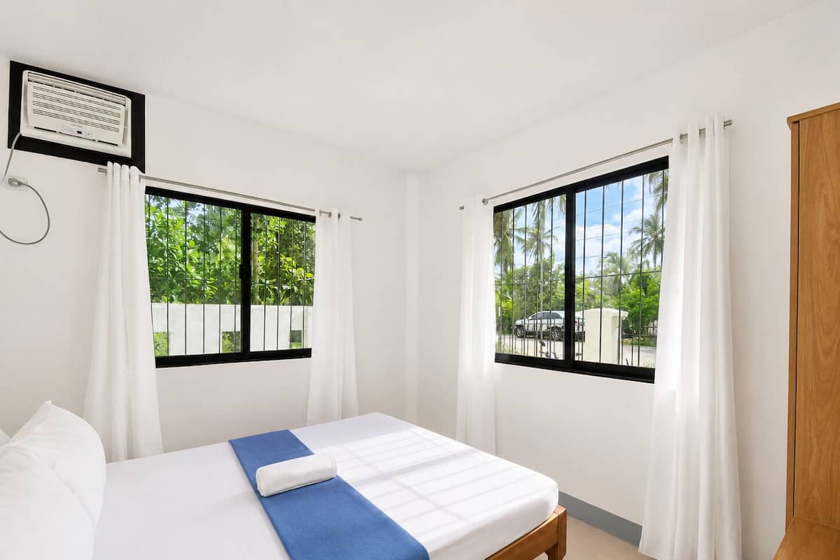 Family Double Room (House1) | Laptop workspace, WiFi (free)