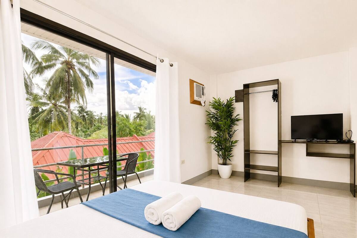 Basic Studio, Balcony, Courtyard View (Apt8) | Laptop workspace, WiFi (free)
