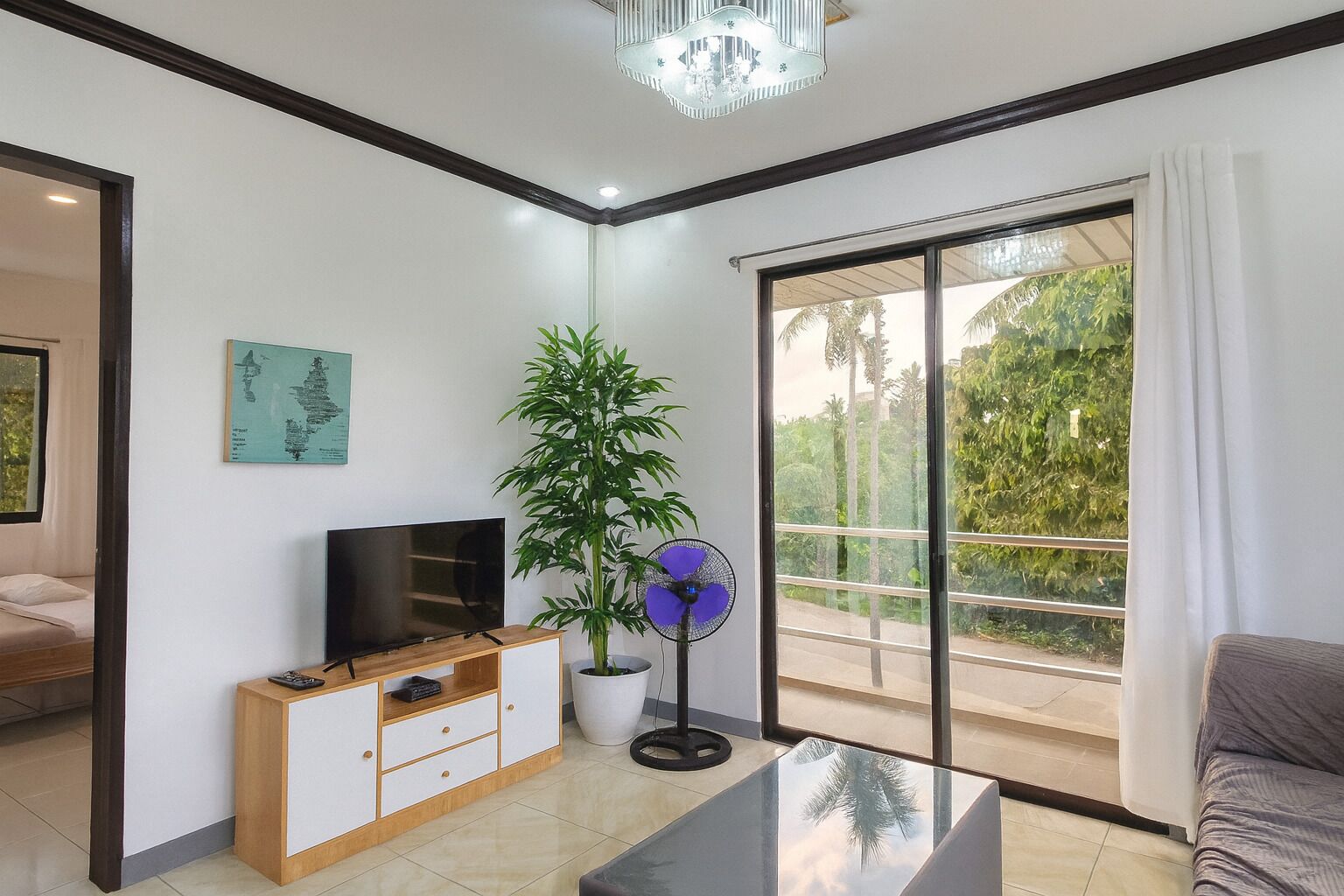 Family Double Room (House2) | Living area | 28-inch flat-screen TV with satellite channels