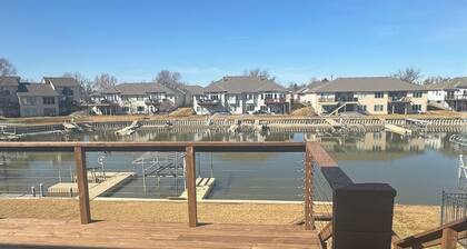 Spacious 5-bedroom townhome in charming Carter Lake close to downtown Omaha