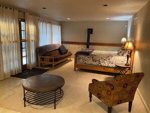 4 chambres, fer et planche à repasser, Wi-Fi, draps fournis