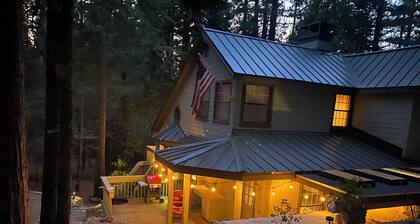 Charming 4-bedroom cabin a few minutes from Pinecrest Lake in fabulous Long Barn